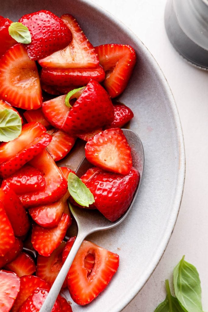 Easy Balsamic Strawberries