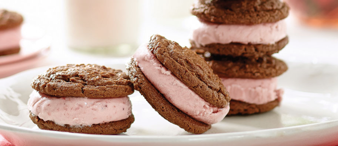 Chocolate-Balsamic Ice Cream Sandwiches with Strawberry Ice Cream